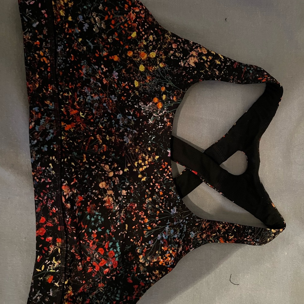 Lululemon Invigorate Bra size 8
